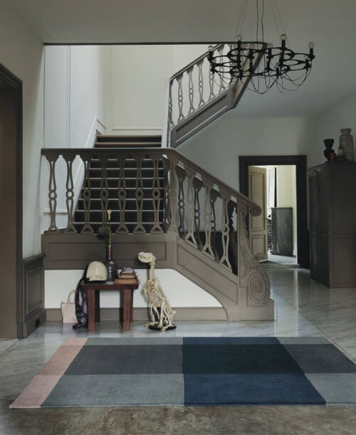 Alfombra de lana con tonos azules de Brink & Campman en Decora-Zone de Bilbao