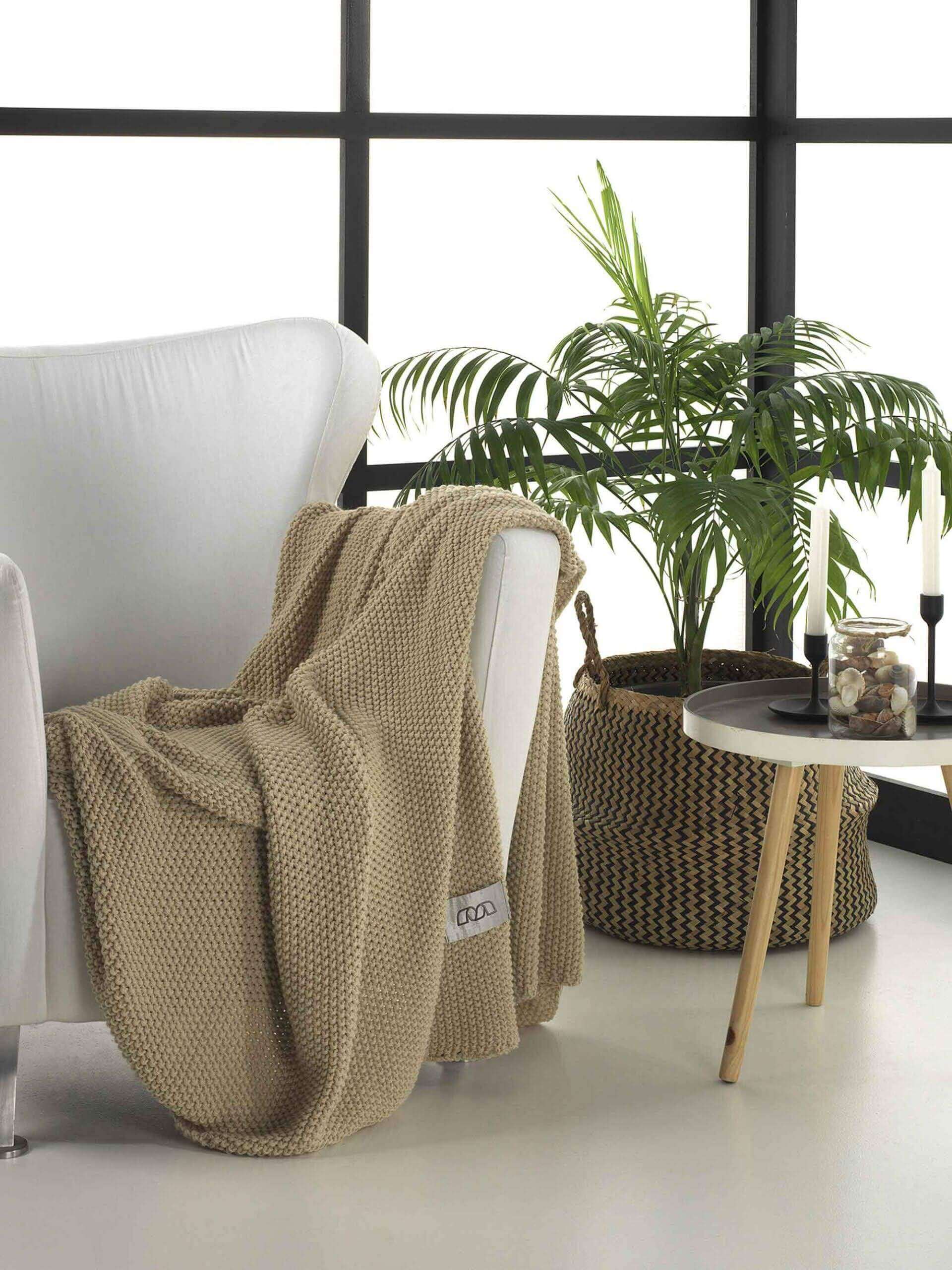 Plaid Vesi de Mora en tienda de decoración de Bilbao Decorazone