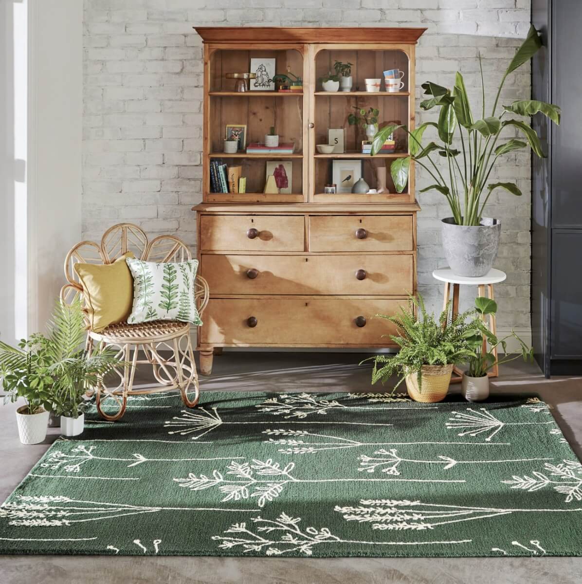 Alfombra lana con diseño floral de Scion en tienda de alfombras Decorazone