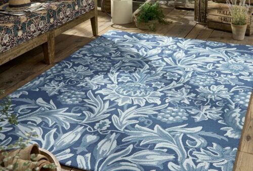 Alfombra de exterior con diseño floral azul Morris en Decorazone tienda de alfombras