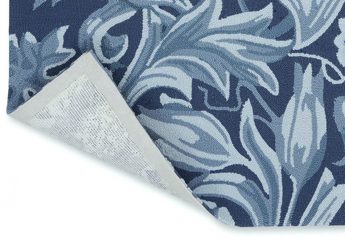 Alfombra de exterior con diseño floral azul Morris en Decorazone tienda de alfombras