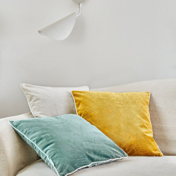 Funda de cojín Castellet de Camengo aterciopelada, en Decorazone tienda de decoración