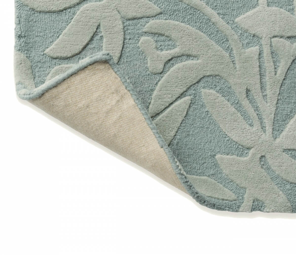 Alfombra Laura Ashley Cleavers de lana virgen, diseño floral tallado.