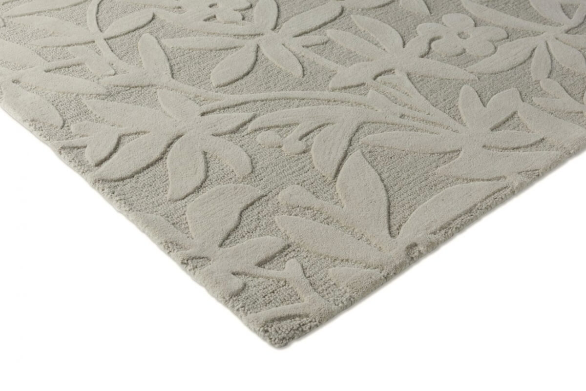 Alfombra Laura Ashley Cleavers de lana virgen, diseño floral tallado.