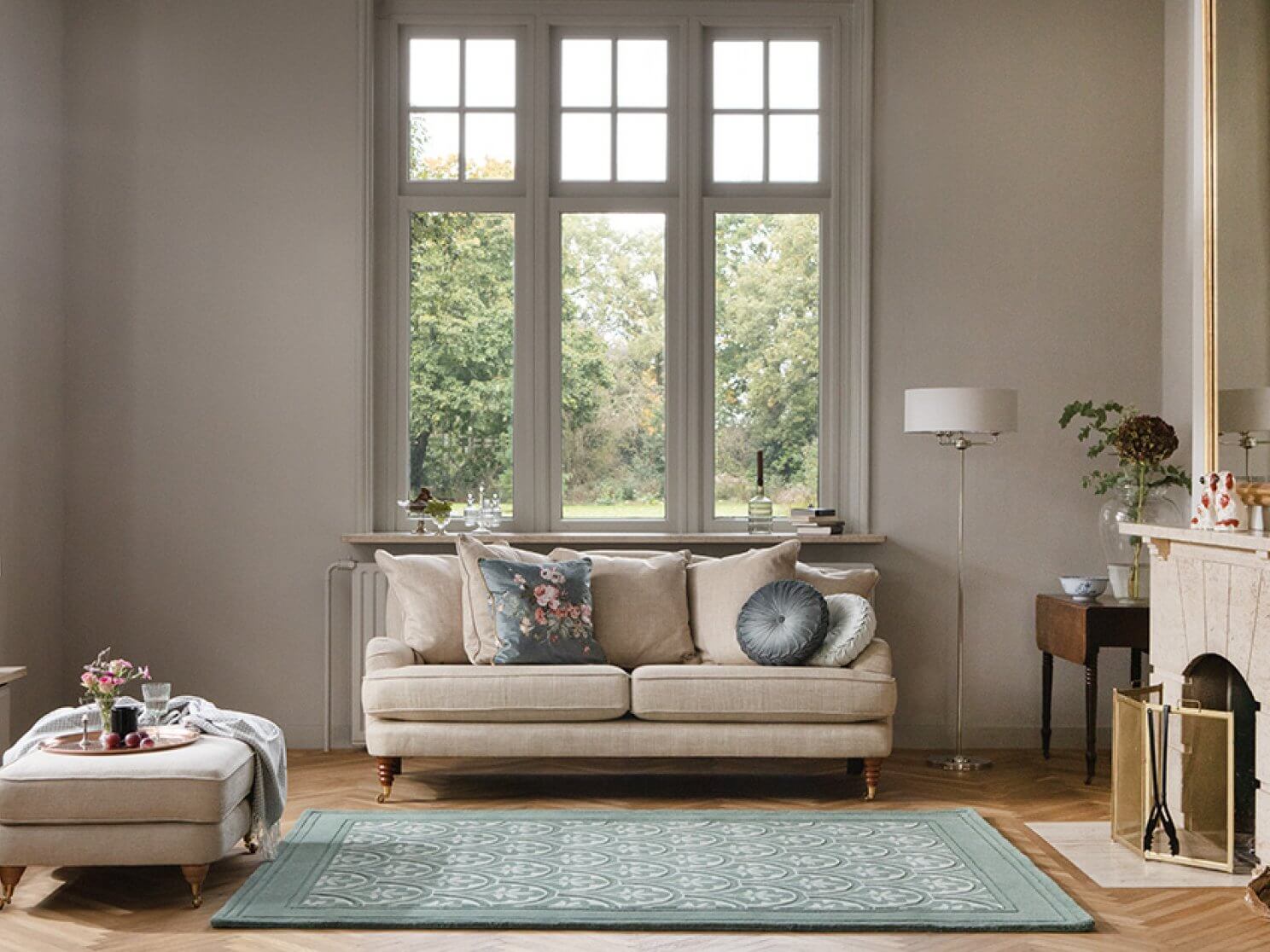 Alfombra Catarina de lana, diseño clásico, hecha a mano.