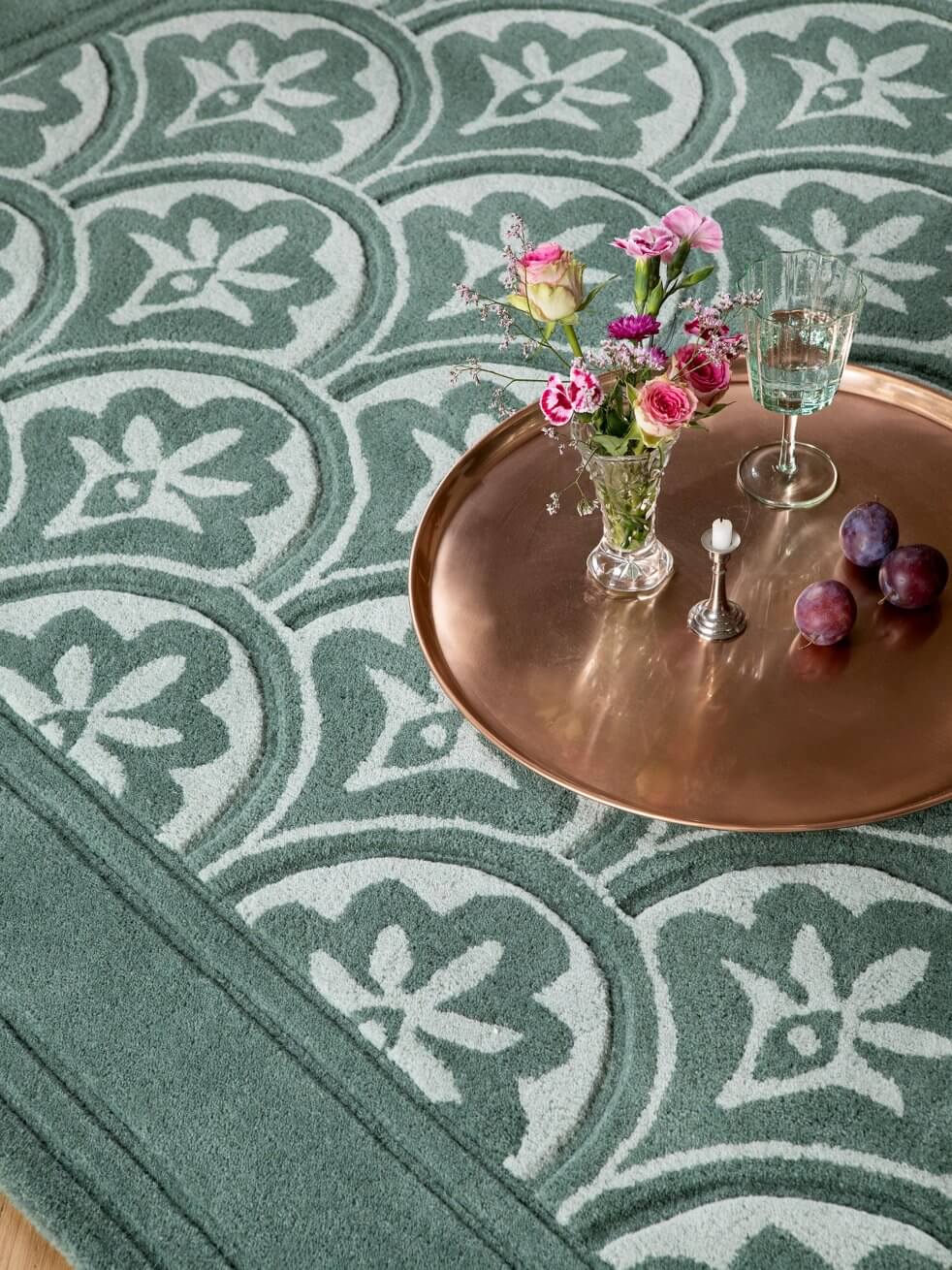 Alfombra Catarina de lana, diseño clásico, hecha a mano.